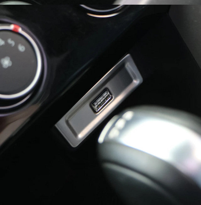 Passend für VW T-Roc USB Port Blenden Abdeckung Silber