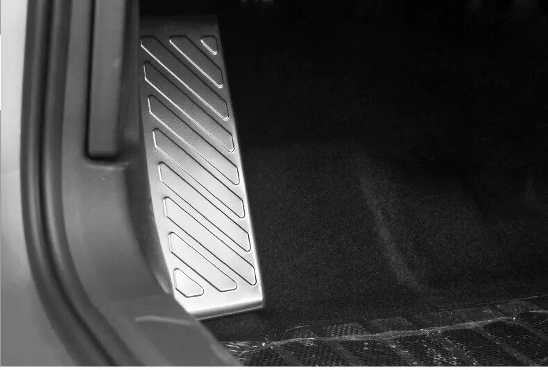 Passend für VW Golf 8 2021 Fußablage Blende Zierblende Abdeckung Silber
