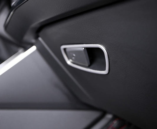 Passend für Audi A6 C8 Zierblende für Handschuhfach Abdeckung Blende Tuning