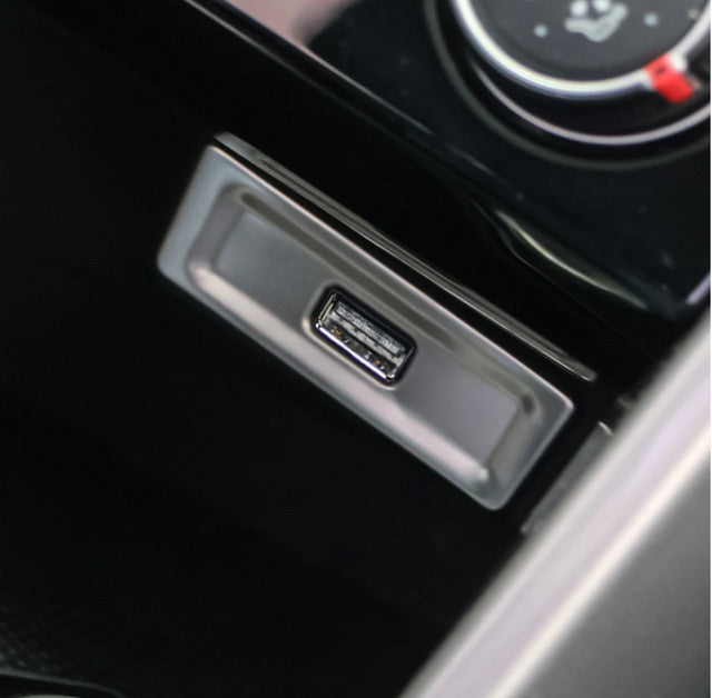 Passend für VW T-Roc USB Port Blenden Abdeckung Silber