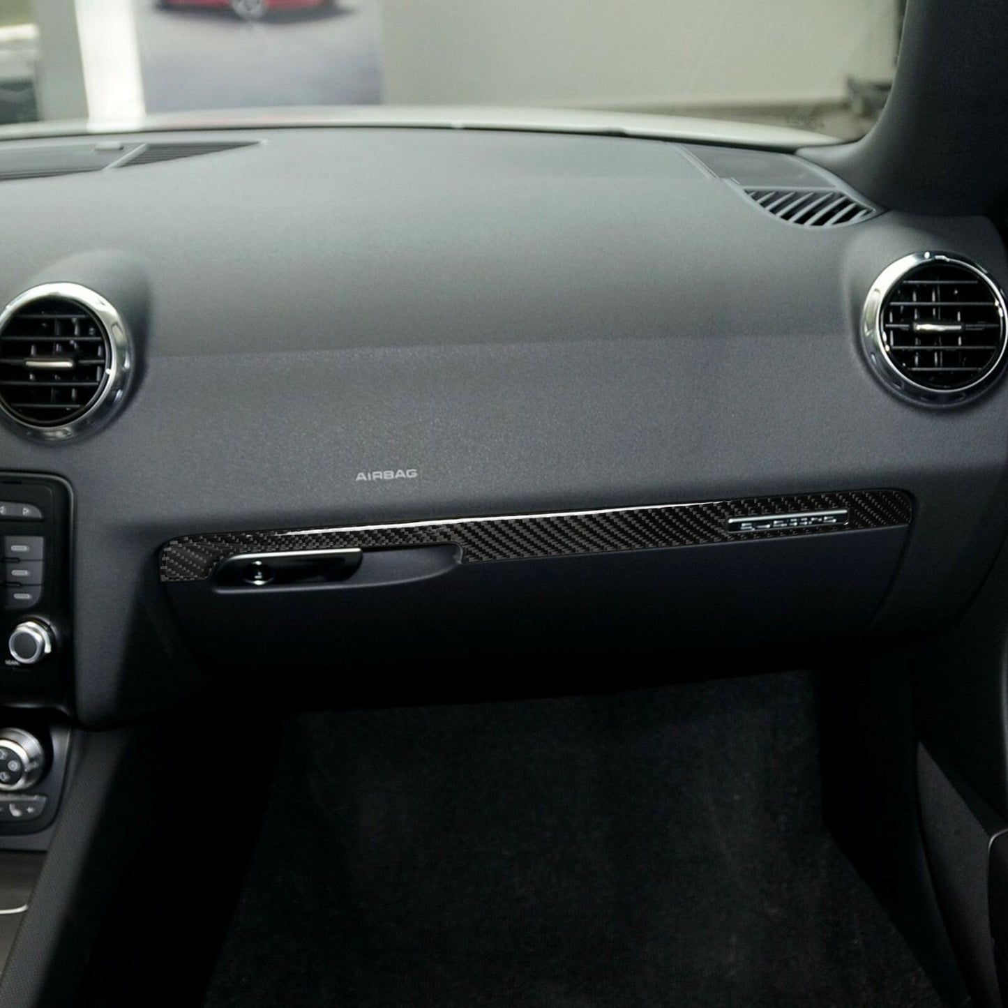 Passend für Audi TT Blende Handschuhfach Zierleiste Cockpit Rahmen Carbon Dekor
