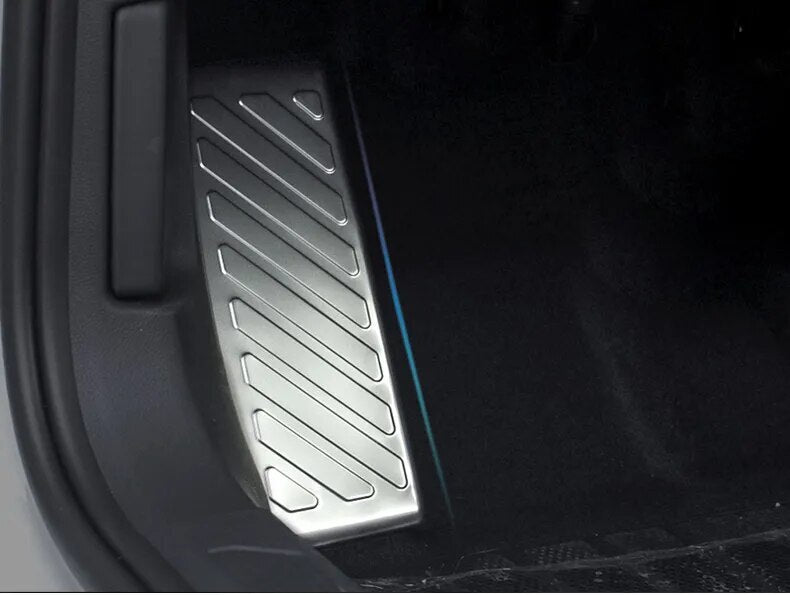 Passend für VW Golf 8 2021 Fußablage Blende Zierblende Abdeckung Silber
