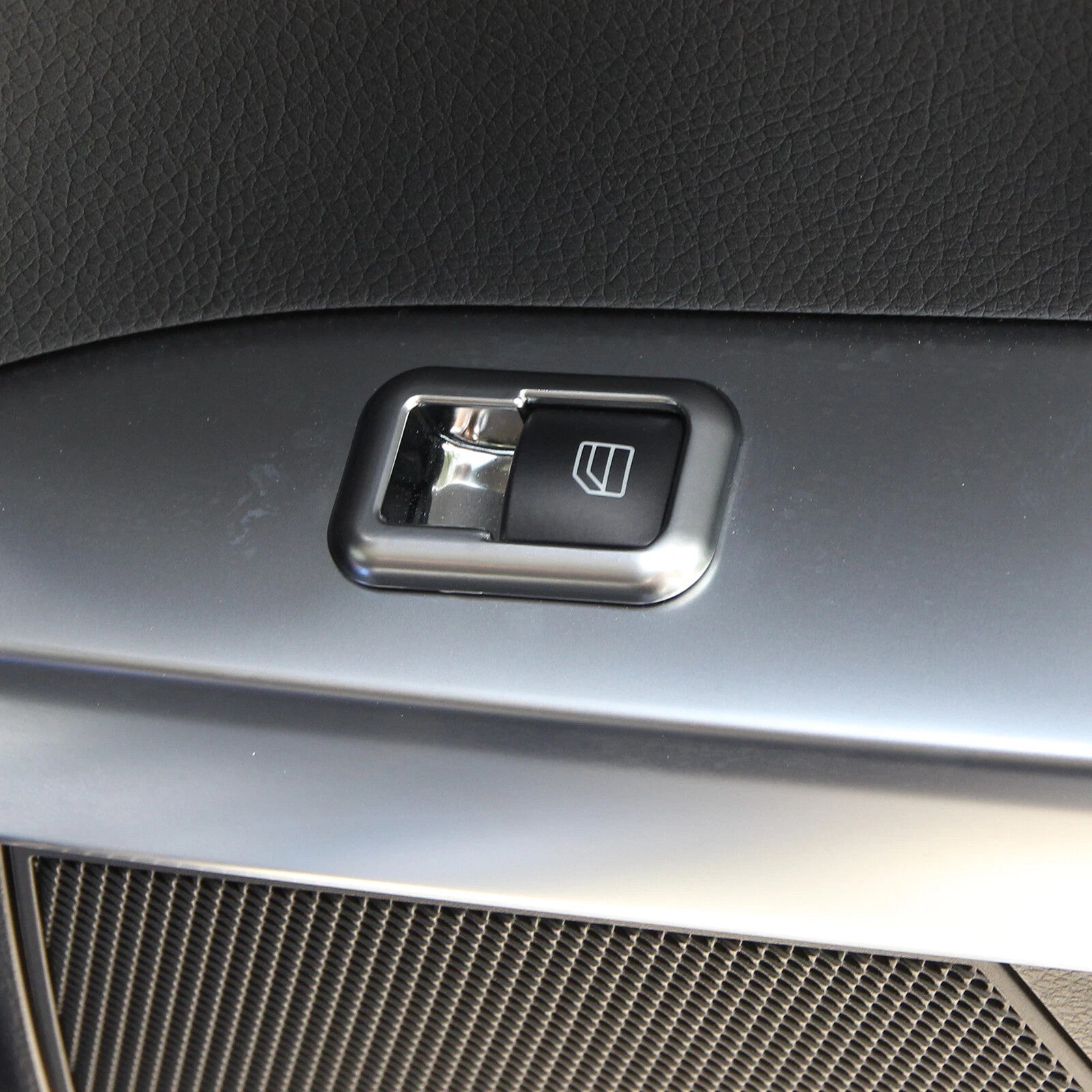 Passend für Mercedes W204/W212/W166 Fensterheber Blende